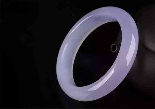 蛇紋石玉手鐲值錢嗎(蛇紋石玉手鐲價格大概)