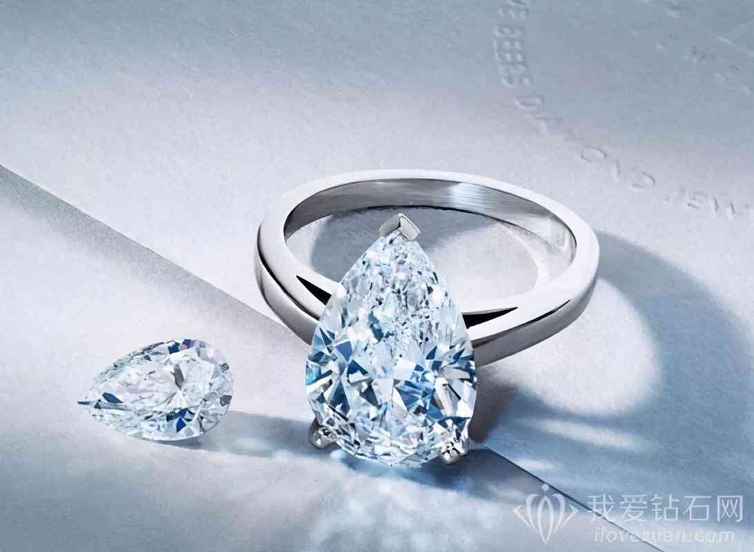 周大福和珂蘭哪個(gè)好(周大福和珂蘭哪個(gè)好看)