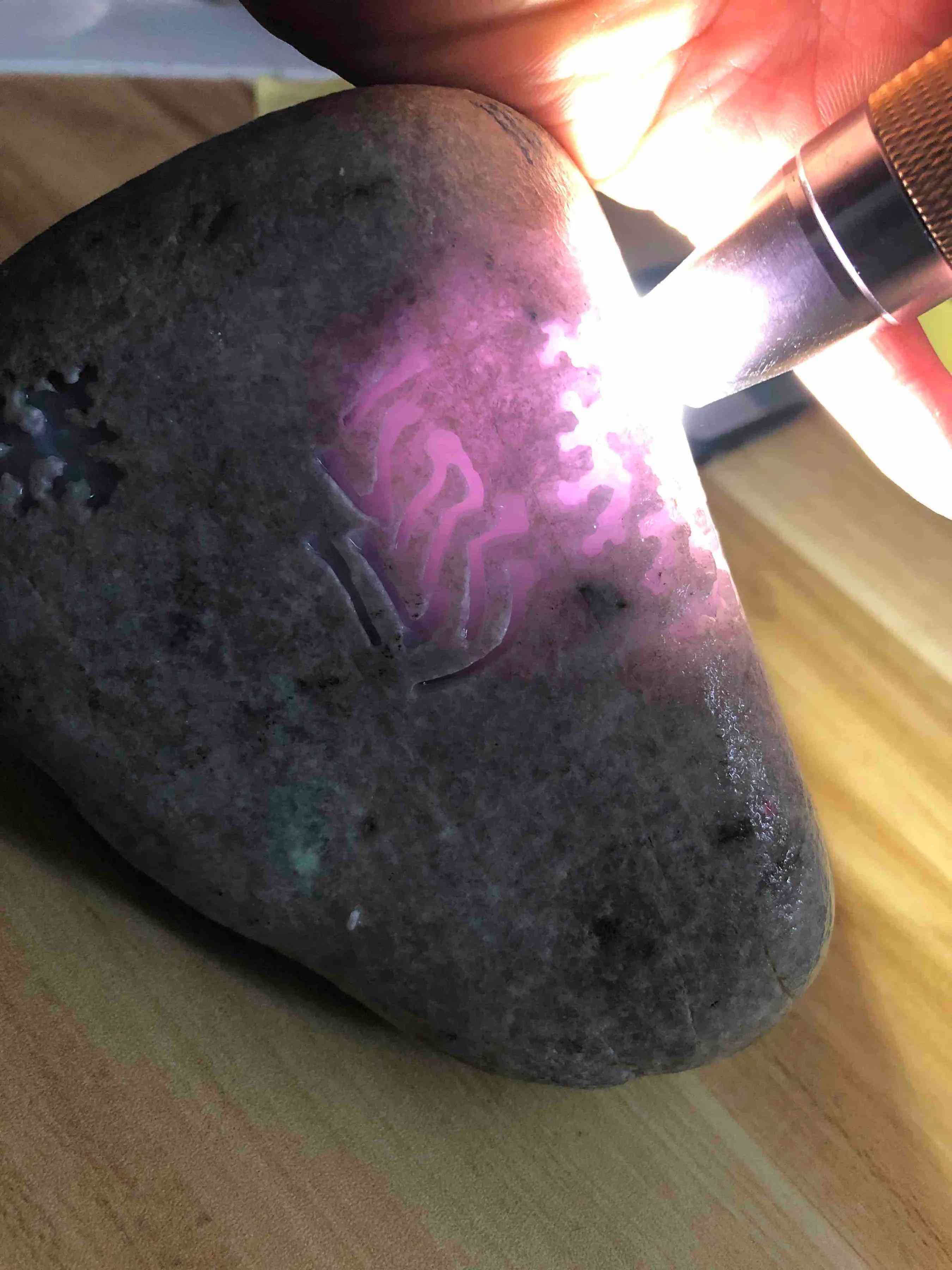 在哪個(gè)平臺(tái)上賣翡翠原石好(哪里買翡翠原石)