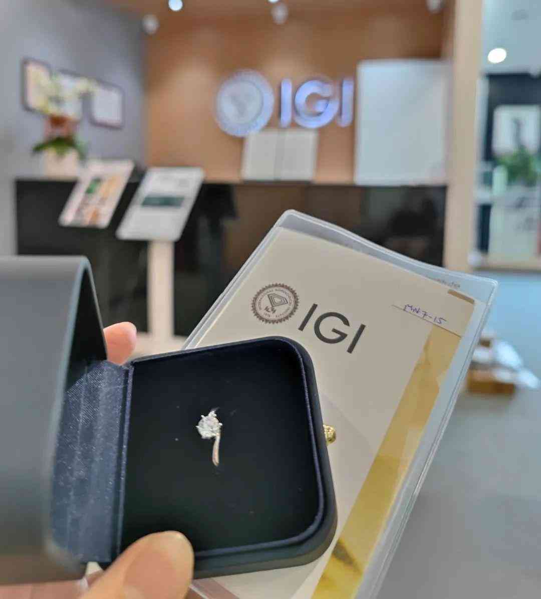 鉆石戒指怎么買比較好(如何買到好的鉆戒)