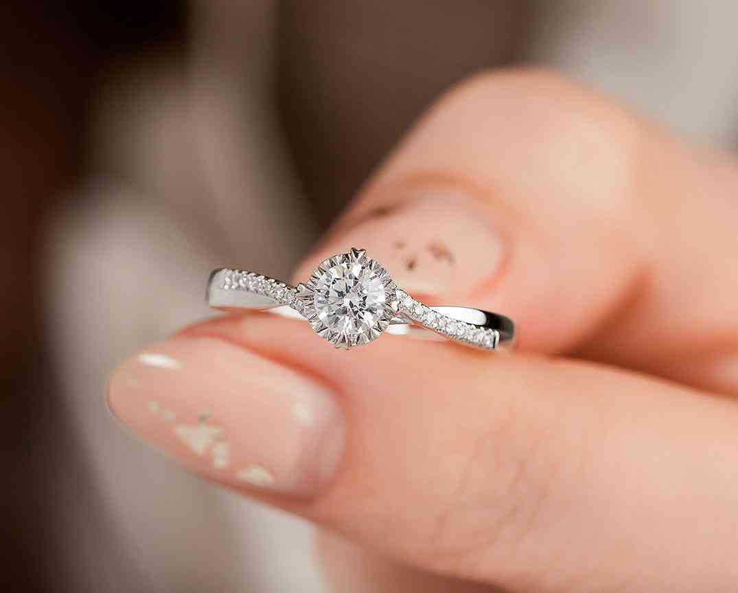 1克拉鉆戒報(bào)價(jià)多少錢(1克拉鉆戒什么價(jià)格)