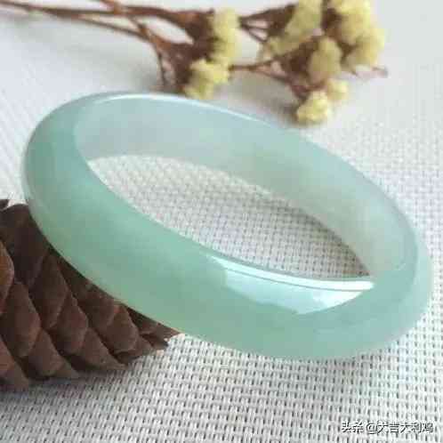 天然緬甸翡翠a貨什么意思(什么叫緬甸翡翠A貨)