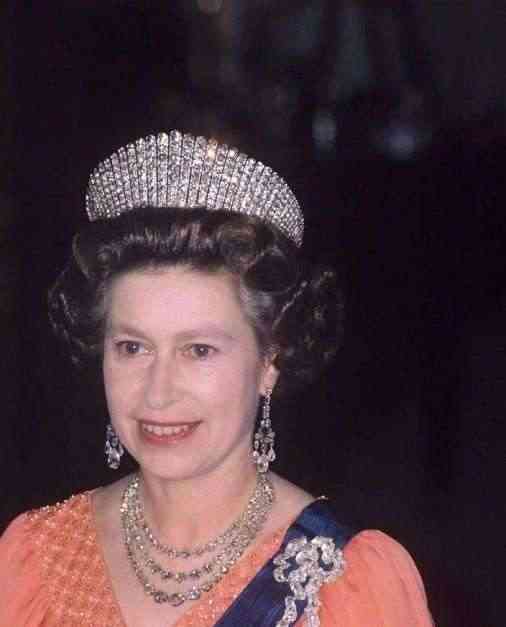 俄羅斯鉆石礦坑(俄羅斯鉆石礦坑為何不開采)