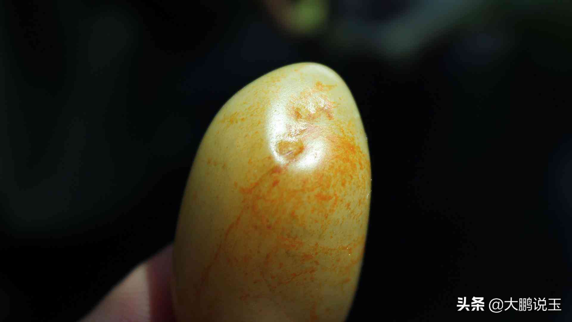 和田玉籽料毛孔鑒別(有毛孔的和田玉是什么料)