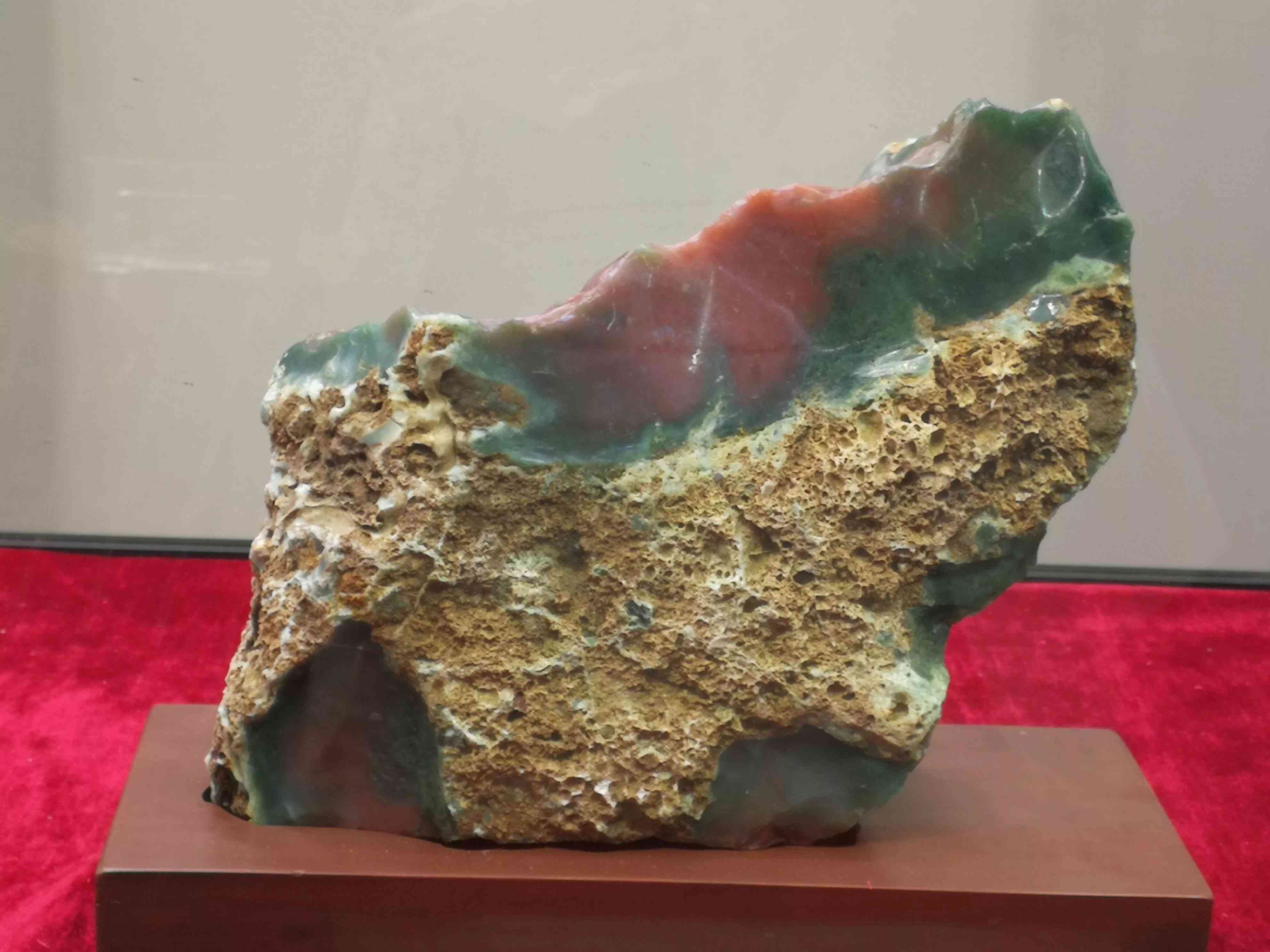 水草瑪瑙產(chǎn)地在哪里(水草瑪瑙是哪里出產(chǎn)的)