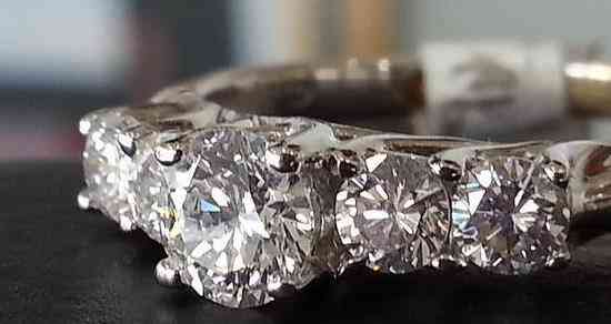 今日國(guó)際鉆石報(bào)價(jià)單(鉆石今日價(jià)格報(bào)價(jià))