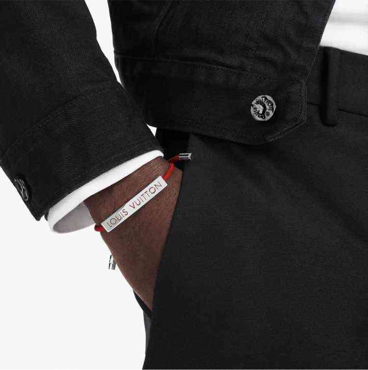 男士戴什么項鏈比較好(男生適合戴什么牌子的項鏈)