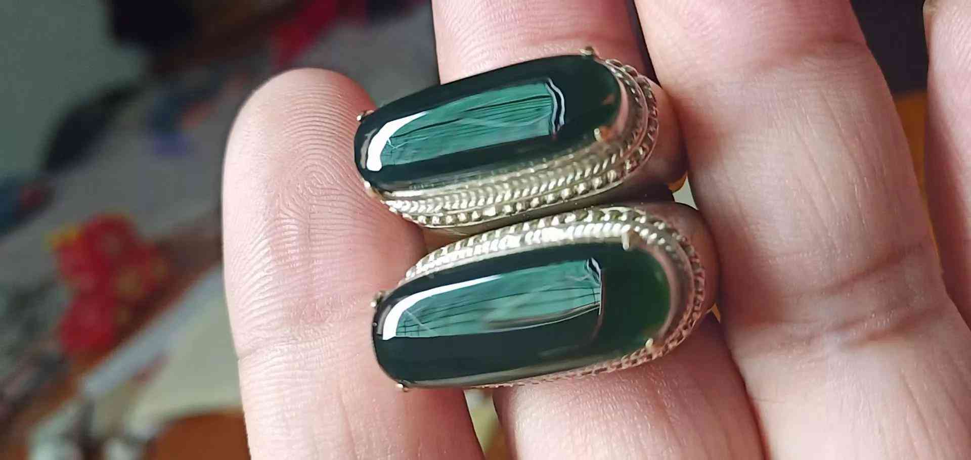 玻璃種帝王綠原石(玻璃種帝王綠原石價格)