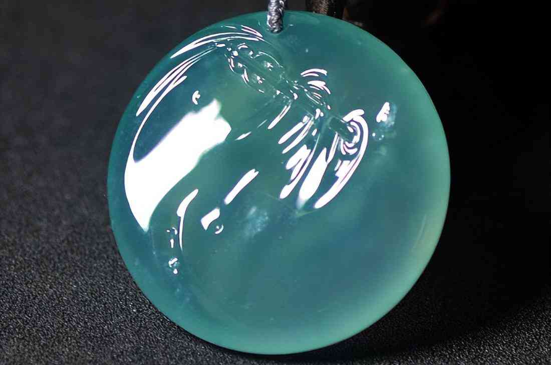 翡翠原石毛料的鑒別(翡翠原石毛料的鑒別方法)