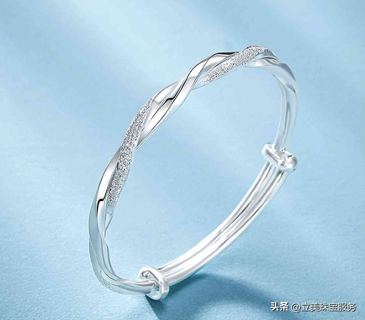 銀手鐲價(jià)格今天多少一克(.銀手鐲價(jià)格多少一克)