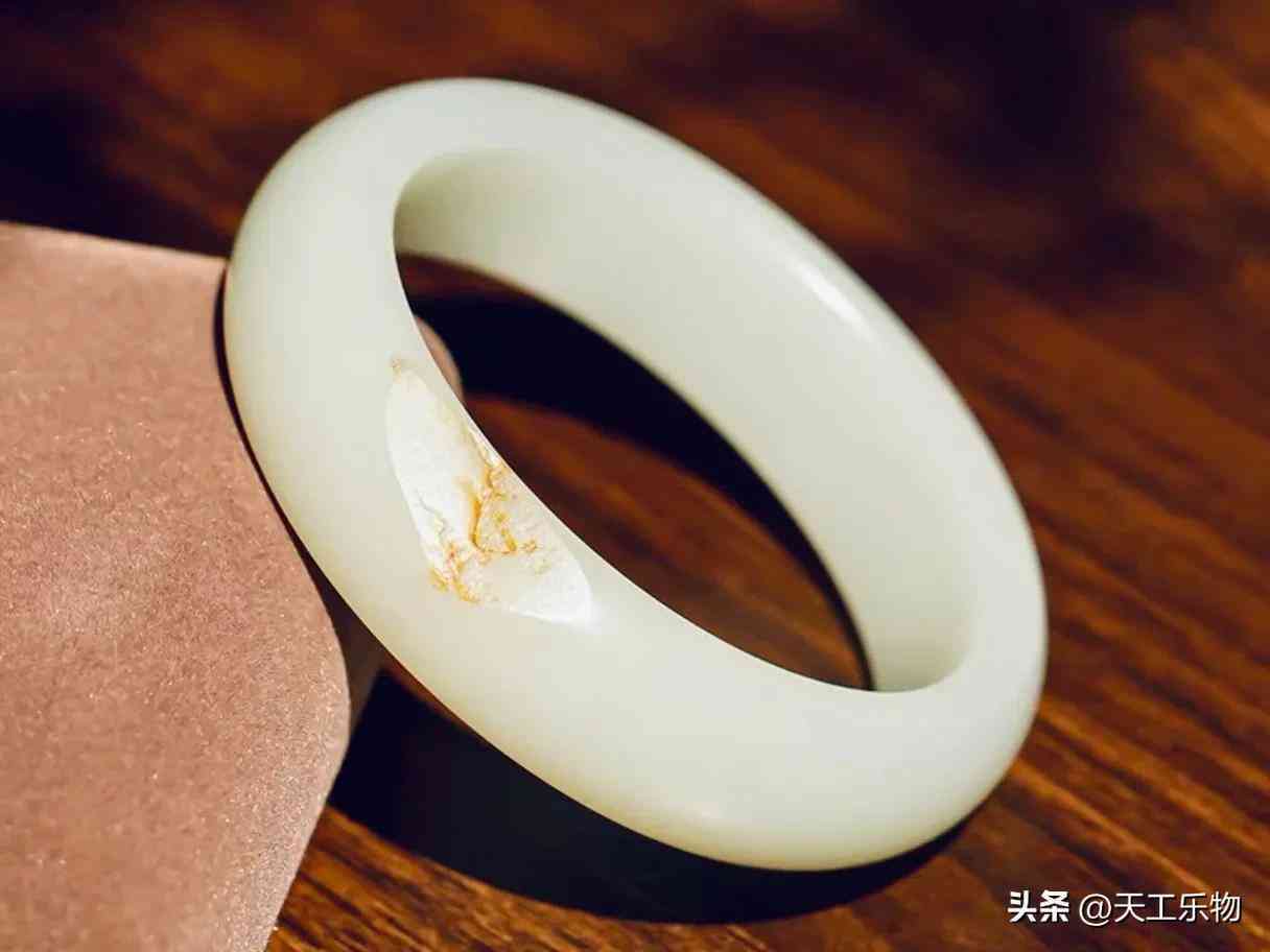 和田玉手鐲的市場價格參考(和田玉手鐲目前價格)