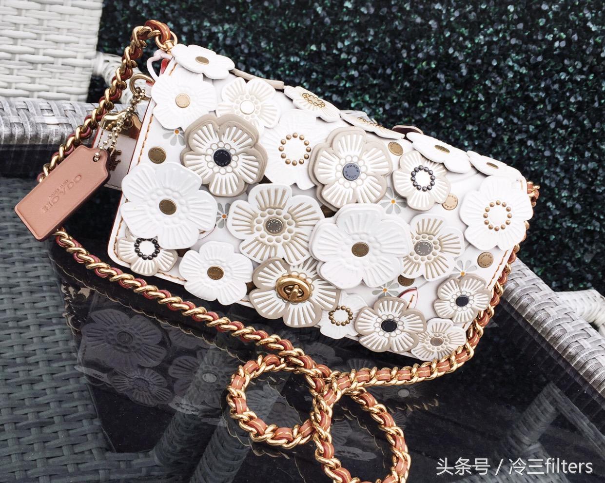 925銀可以戴著洗澡嗎(925銀是純銀可以戴著洗澡嗎)