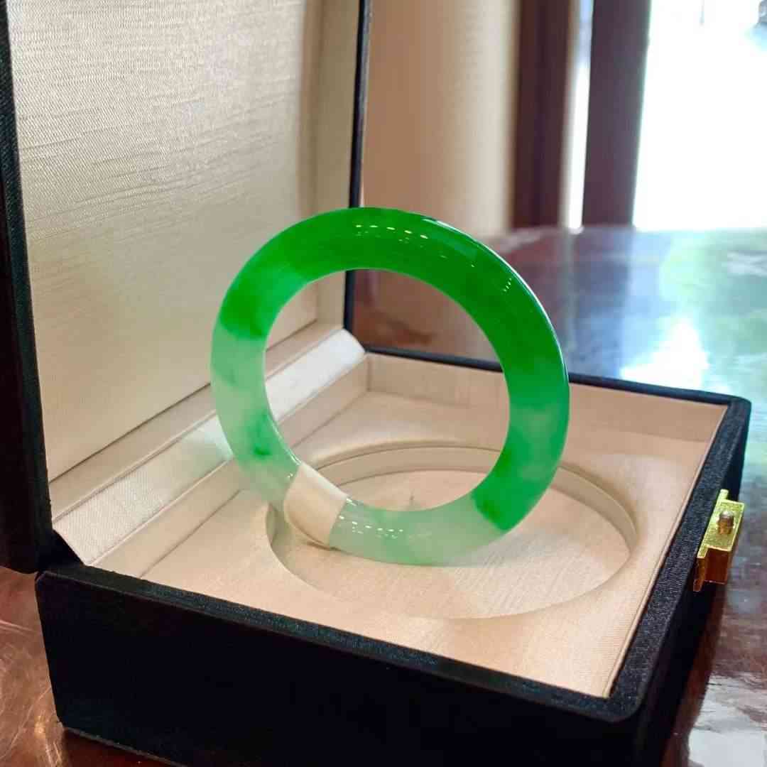 閑置翡翠在哪個(gè)平臺(tái)最好賣(mài)(閑置翡翠在哪個(gè)平臺(tái)最好賣(mài)出去)