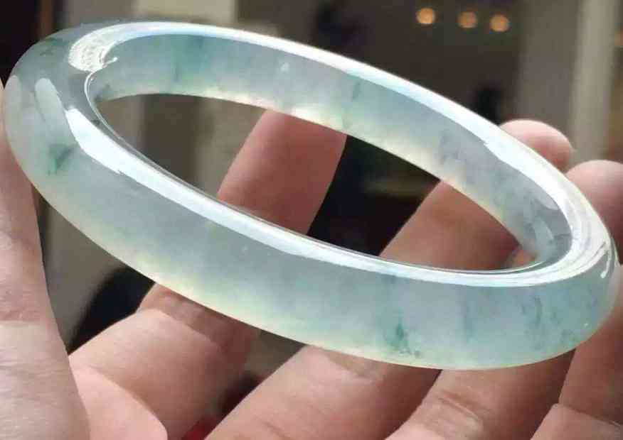 翡翠珠子怎么辨別真假(翡翠珠子怎么辨別真假圖片)