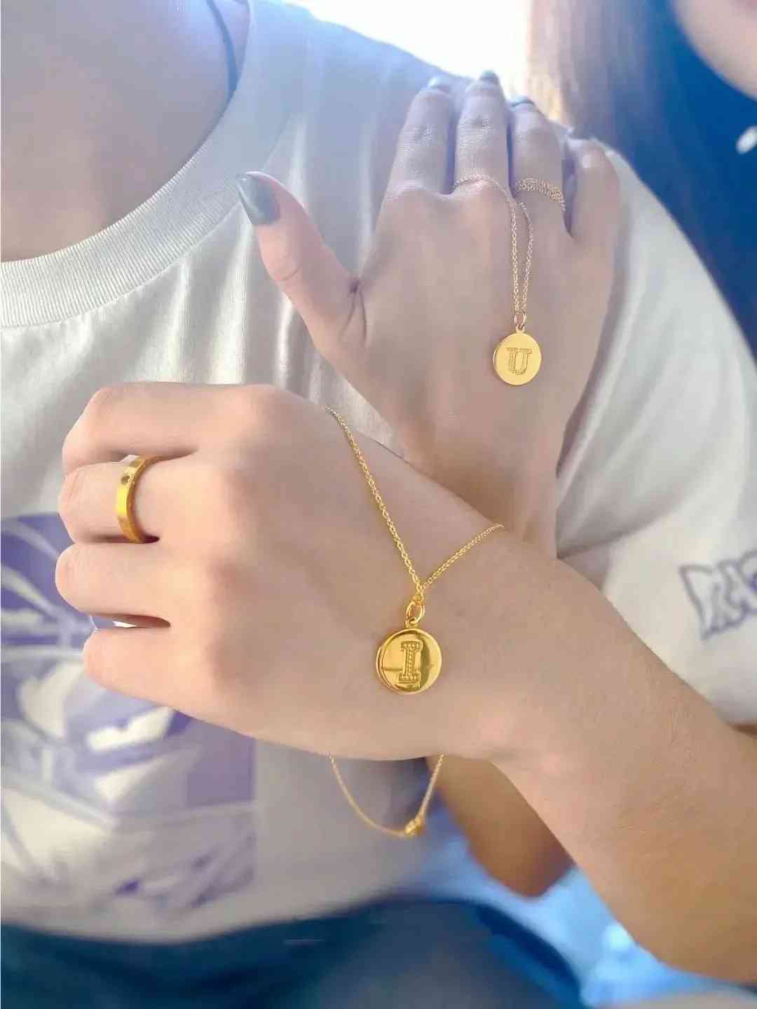 周大福黃金項(xiàng)鏈(周大福黃金項(xiàng)鏈斷了到店里免費(fèi)修理嗎)