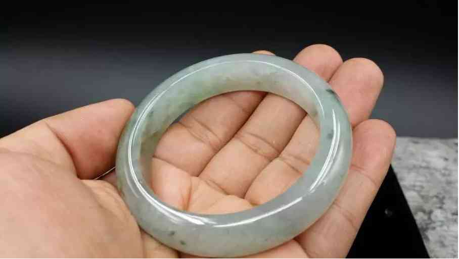 摩根石的危害(摩根石容易碎嗎)