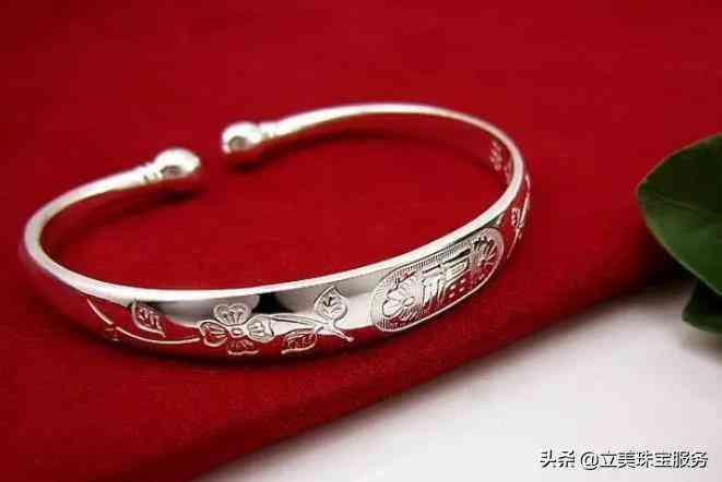 銀市場(chǎng)價(jià)多少錢(qián)一克(銀市場(chǎng)價(jià)多少錢(qián)一克2022年價(jià)格)