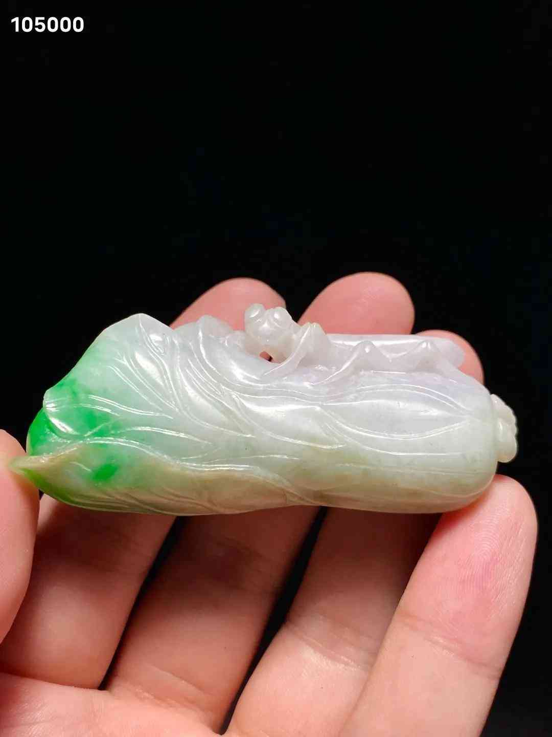 翡翠白菜吊墜(翡翠白菜吊墜價(jià)格)