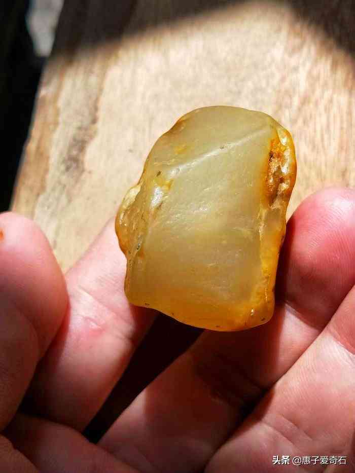 黃蠟石冰種原石價(jià)格(黃蠟石冰種原石圖片)插圖5