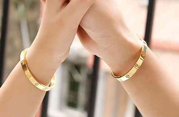 手鐲應該戴在哪只手上(手鐲戴哪個手好)插圖6
