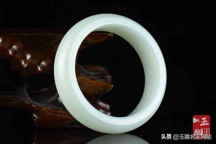 和田玉鐲子價(jià)格(新疆和田玉鐲子價(jià)格)插圖2