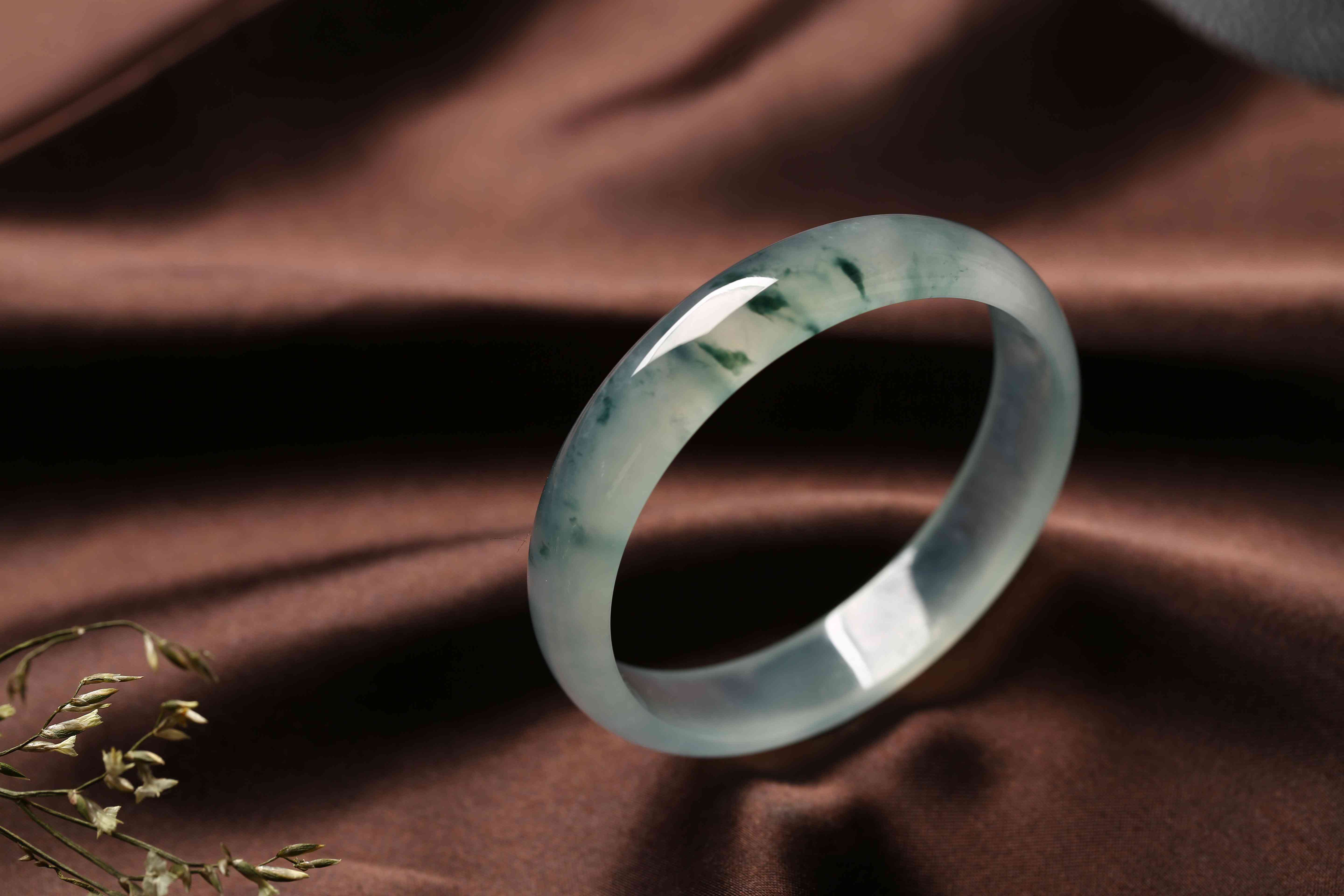 翡翠手鐲a貨價格(翡翠手鐲a貨價格5000)