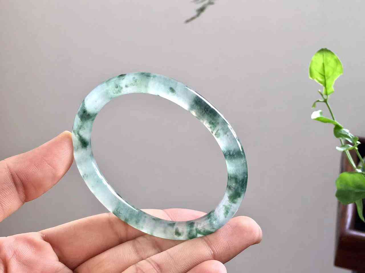 翡翠手鐲a貨價(jià)格(翡翠手鐲a貨價(jià)格5000)插圖1