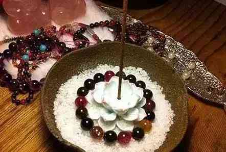 五大寶石不需要消磁(不消磁的水晶手鏈戴著會(huì)怎樣)插圖4