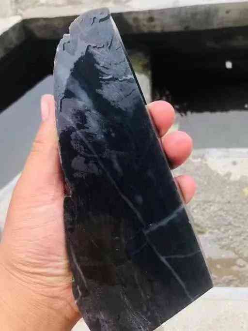 和田墨玉怎么識(shí)別真假(和田墨玉怎么識(shí)別真假圖片)插圖3