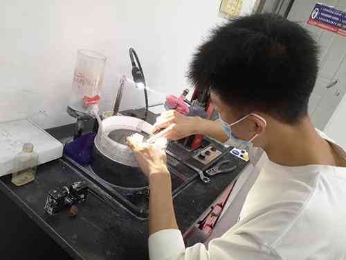 珠寶鑒定專業(yè)有哪些大學(xué)(珠寶鑒定專業(yè)有哪些大學(xué)成都)