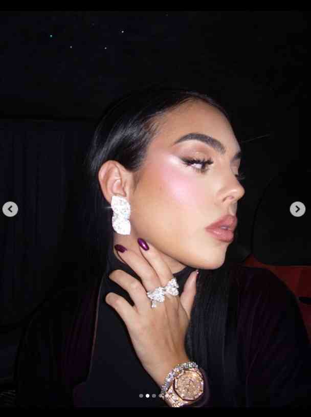 一對鉆石耳釘多少錢(鉆石耳環(huán)多少錢一對)插圖1