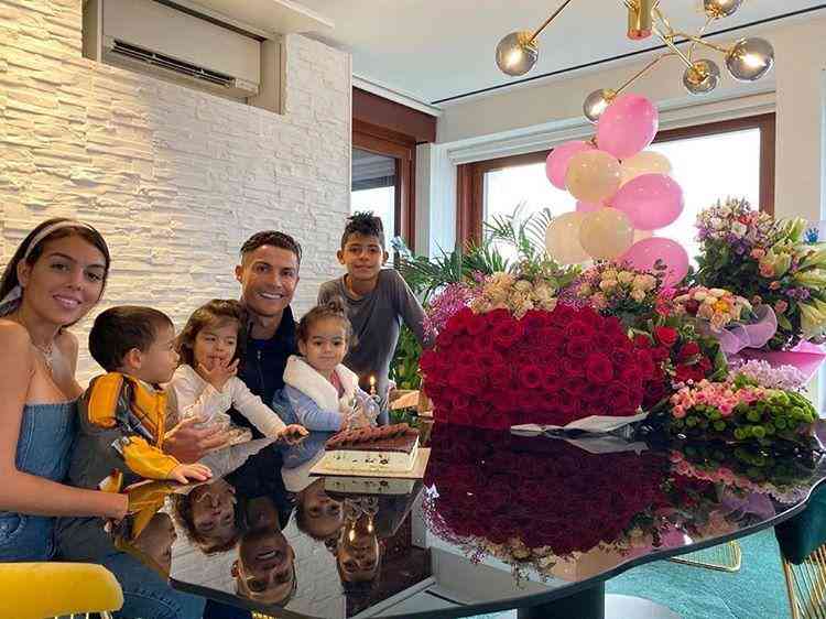 一對鉆石耳釘多少錢(鉆石耳環(huán)多少錢一對)插圖3