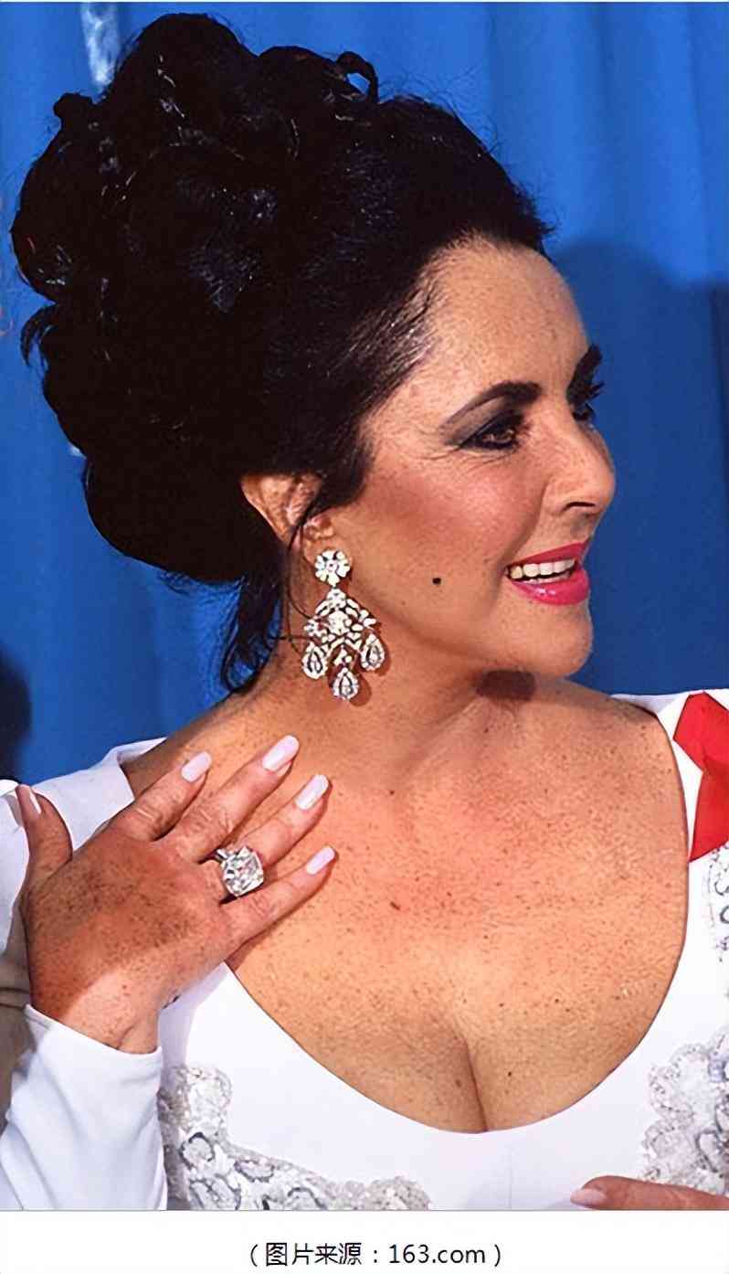 鉑金項(xiàng)鏈哪種款看起最亮(鉑金項(xiàng)鏈哪種款看起最亮又不容易斷)插圖3