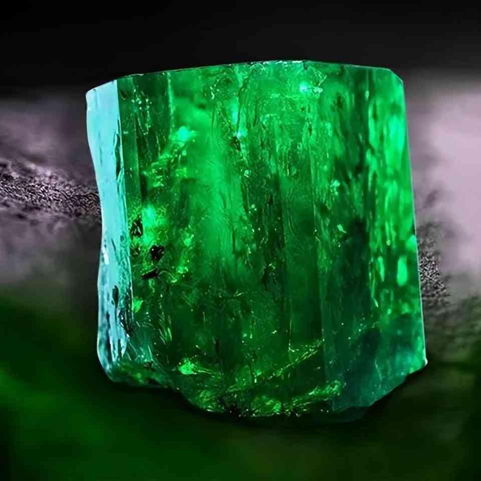 祖母綠戒指一般多少錢(qián)(祖母綠戒指一般多少錢(qián)一對(duì))插圖1