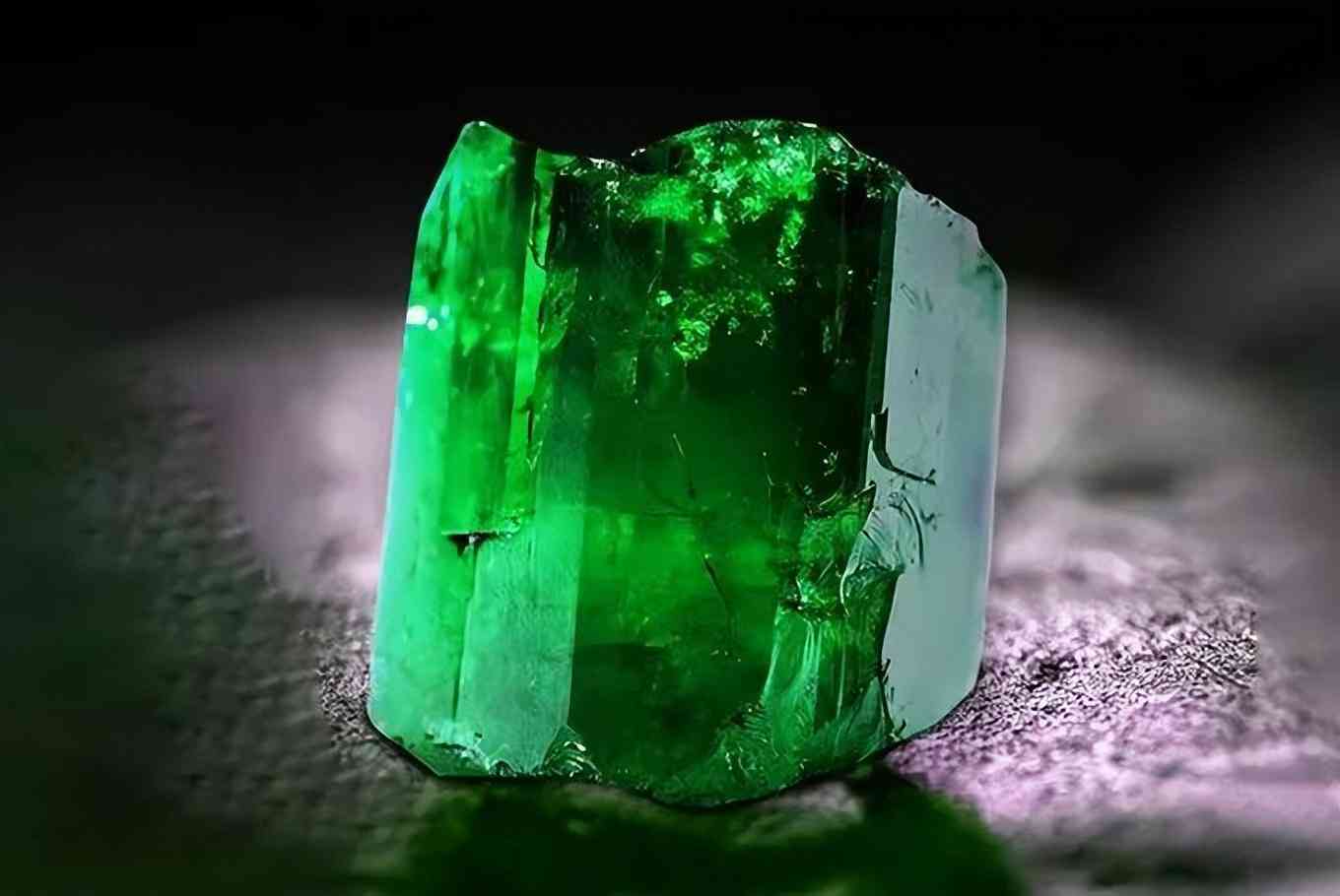 祖母綠戒指一般多少錢(qián)(祖母綠戒指一般多少錢(qián)一對(duì))插圖15