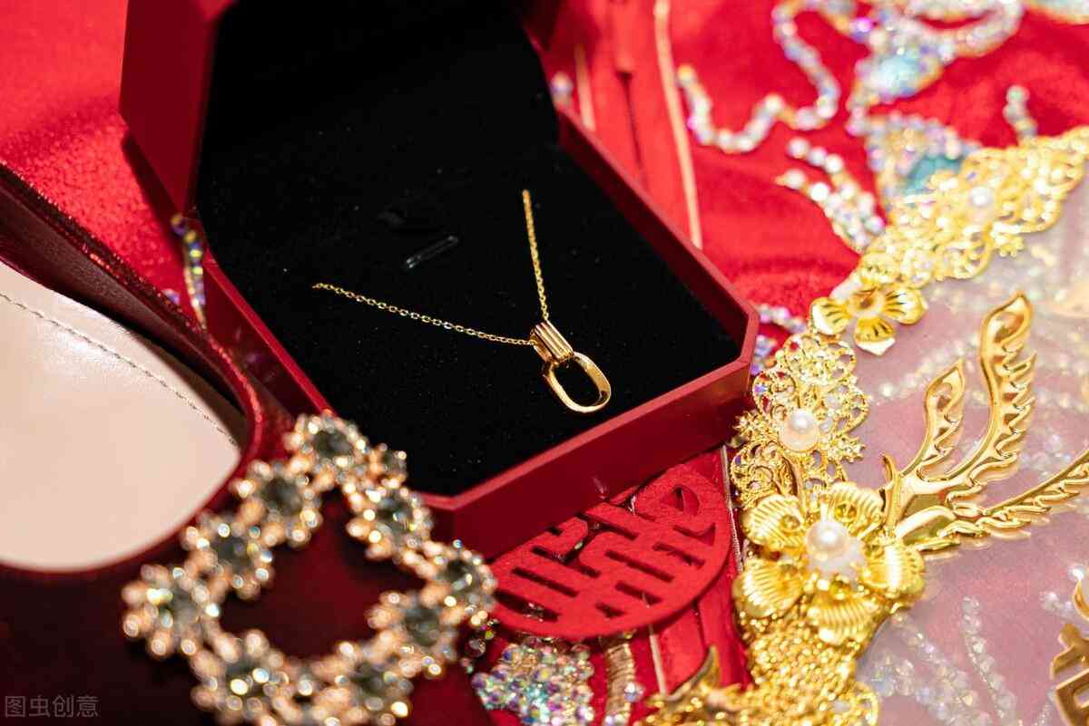 結(jié)婚買幾個戒指(結(jié)婚戒指)