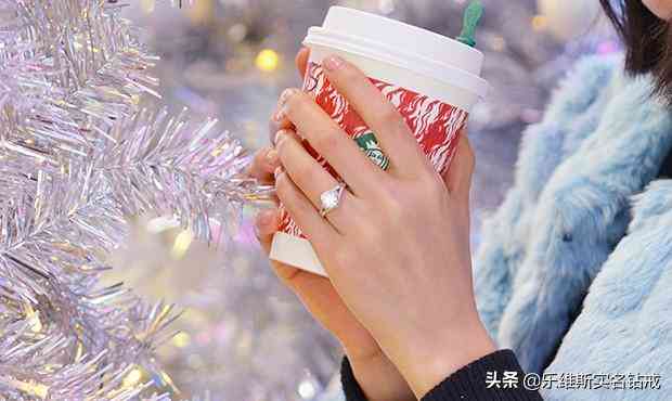 結(jié)婚戒指應(yīng)戴哪個(gè)手指(結(jié)婚戒指應(yīng)戴哪個(gè)手指上)插圖4