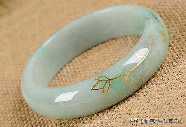 翡翠手鐲有裂紋怎么辦(有裂紋的翡翠手鐲能戴嗎)插圖3