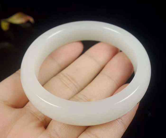 真和田玉多少錢一克(真和田玉怎么辨別真假)插圖3