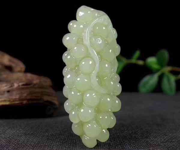 真和田玉多少錢一克(真和田玉怎么辨別真假)插圖5