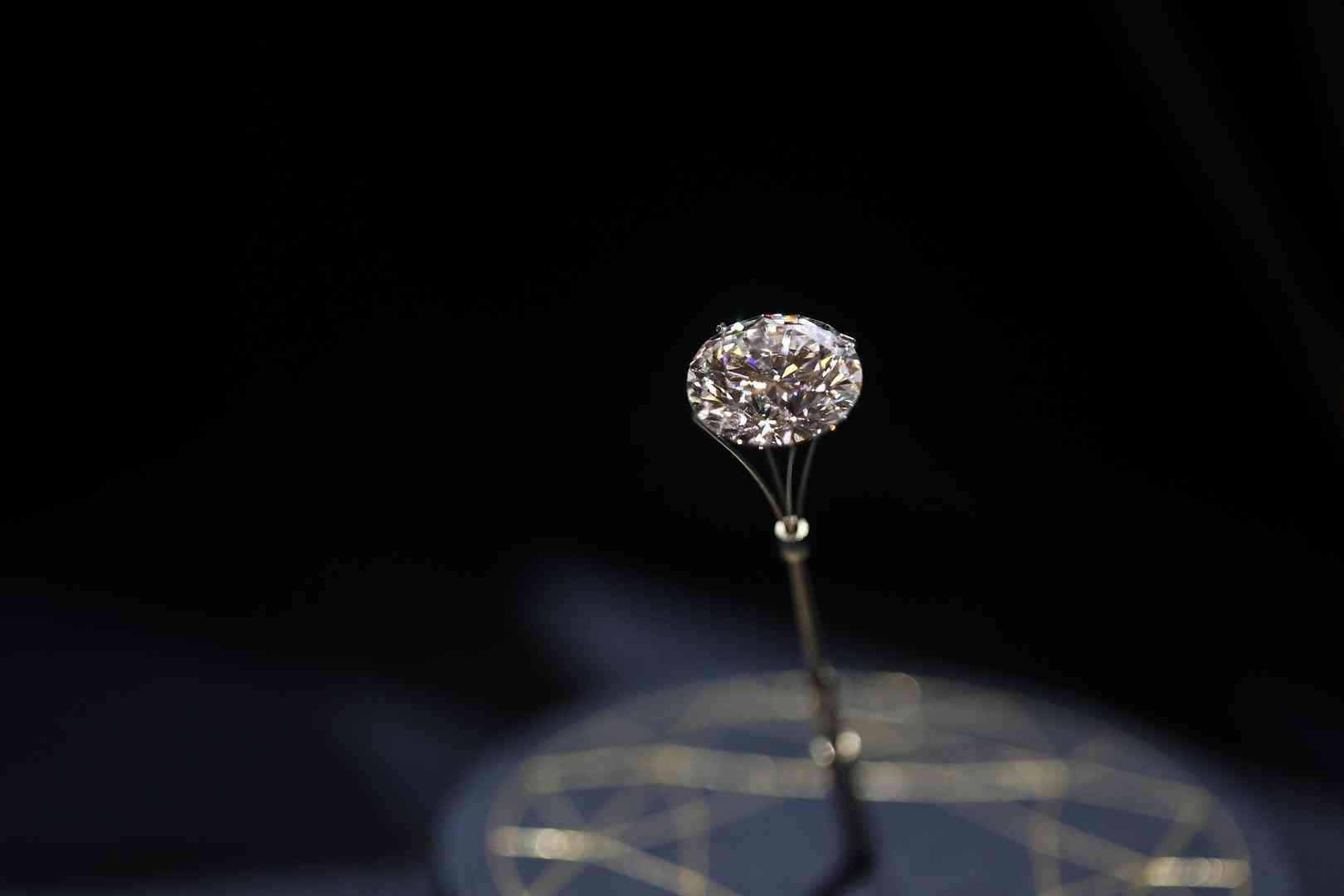 白鉆多少錢一克拉(天然白鉆石多少錢一克拉)插圖2