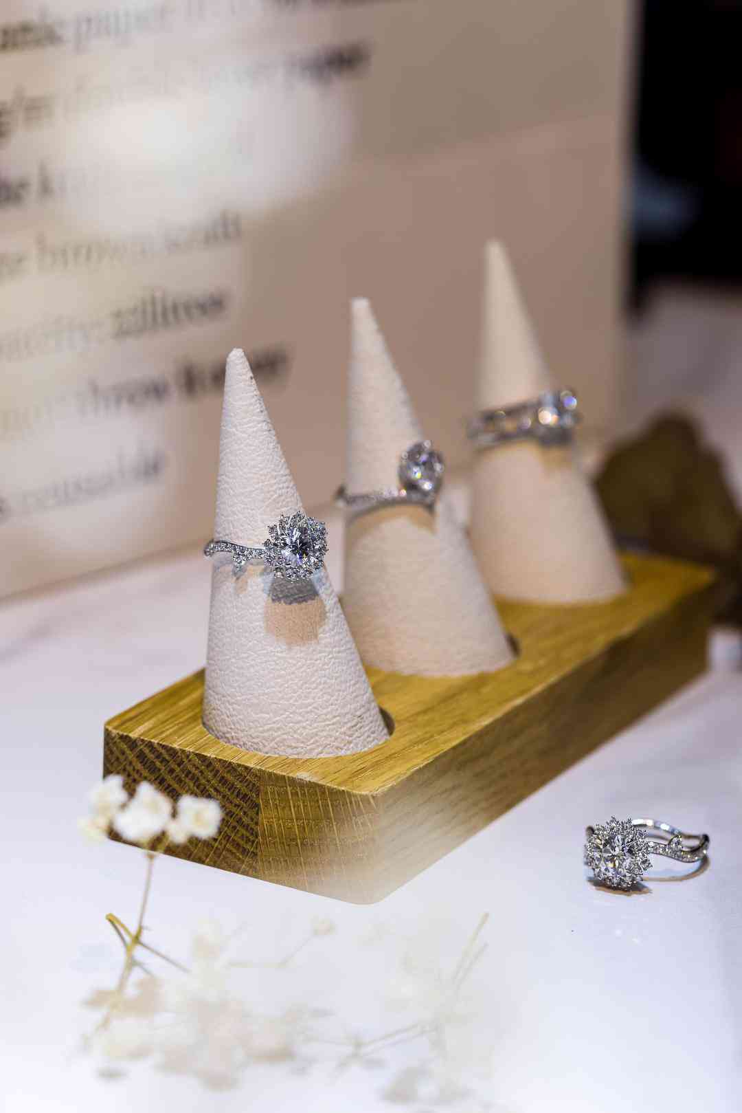 白鉆多少錢一克拉(天然白鉆石多少錢一克拉)插圖3