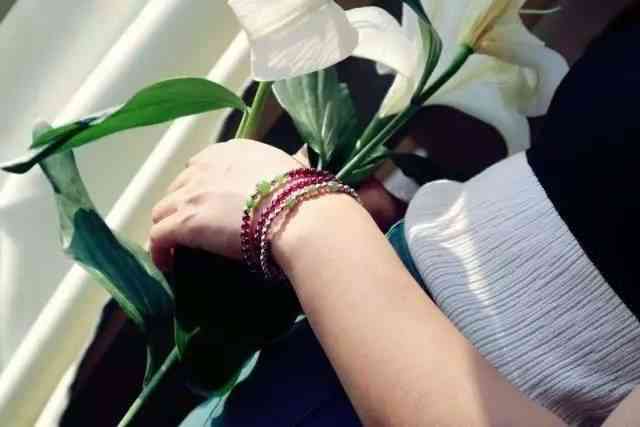 女人長(zhǎng)期戴石榴石的好處(女人戴石榴有什么好處)插圖8