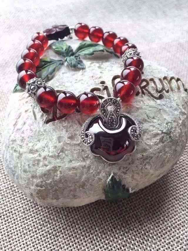 女人長(zhǎng)期戴石榴石的好處(女人戴石榴有什么好處)插圖9