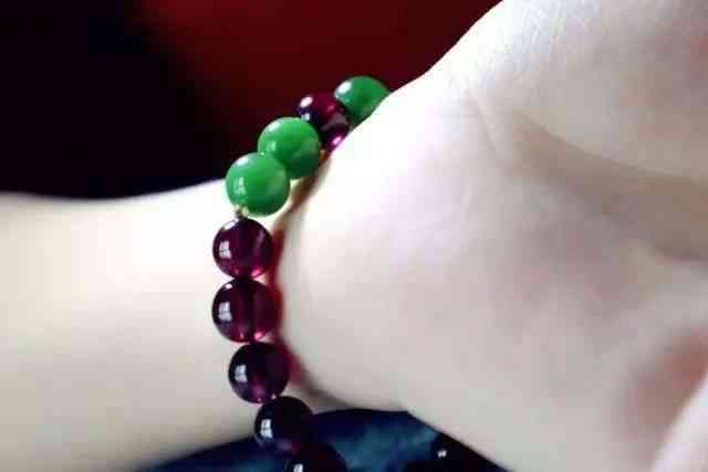 女人長(zhǎng)期戴石榴石的好處(女人戴石榴有什么好處)插圖12