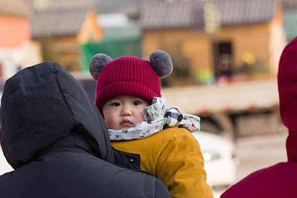 女性長期戴銀飾的壞處(戴銀變黑說明體內(nèi)濕氣重)插圖2