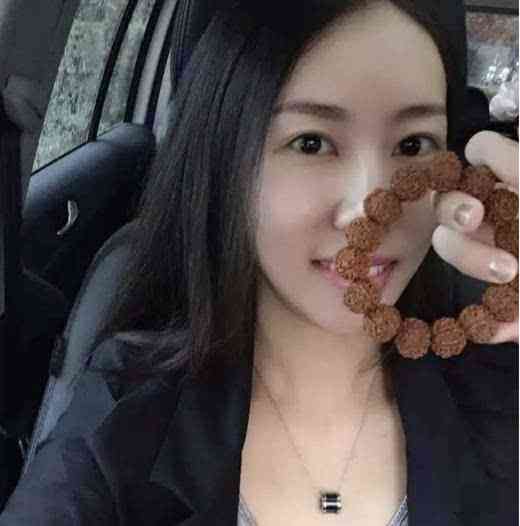 手鏈帶左手還是右手(女的帶手鏈帶左手還是右手)