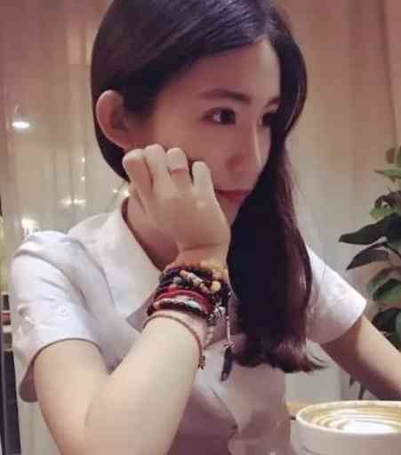 手鏈帶左手還是右手(女的帶手鏈帶左手還是右手)插圖1