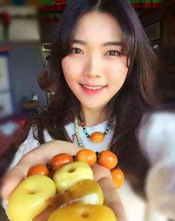 手鏈帶左手還是右手(女的帶手鏈帶左手還是右手)插圖4