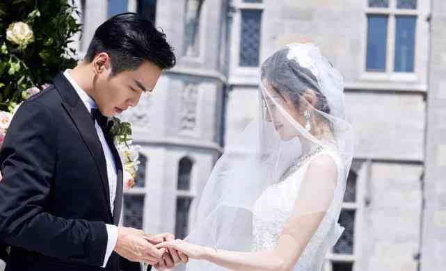 婚禮交換戒指是對戒還是鉆戒(婚禮交換戒指在哪個(gè)環(huán)節(jié))插圖1